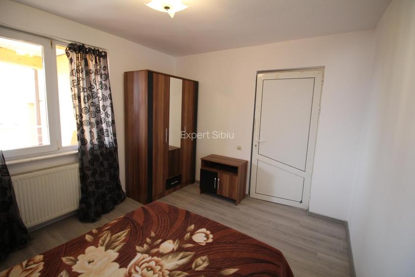 INCHIRIEZ apartament 4 camere , renovat,zona Strand - 9