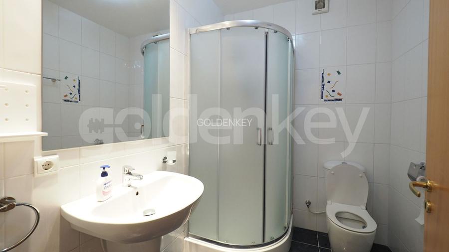 Vila cocheta cu 6 camere, piscina comuna si loc de joaca - 10