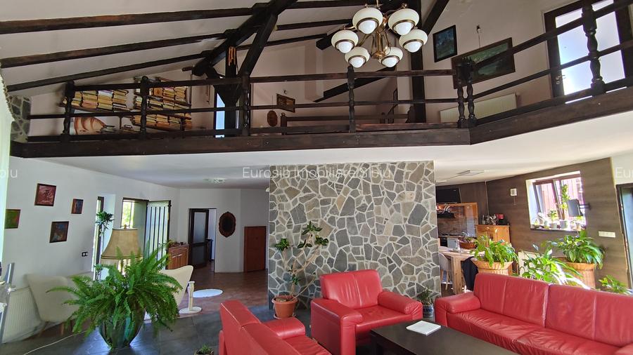 Pensiune si casa de locuit cu 3200 mp teren in Sibiu cartier Gusterita - 8