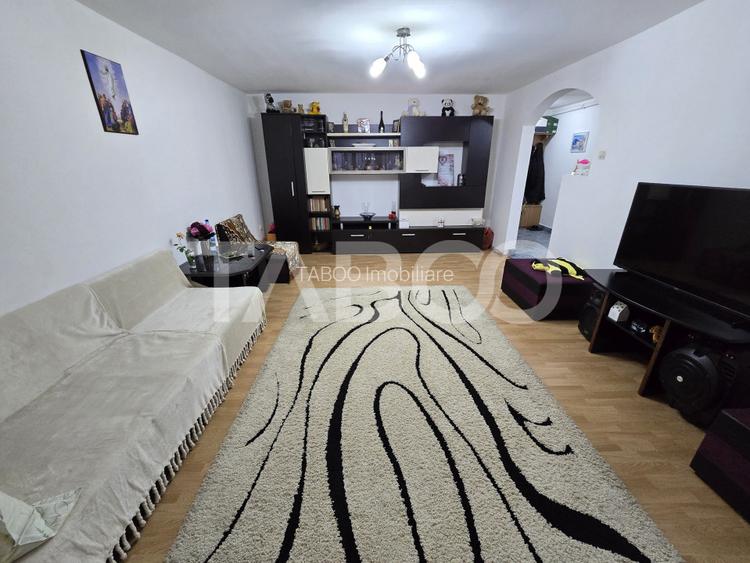 Apartament decomandat de vanzare 59 utili balcon pod zona Dioda Sibiu - 13