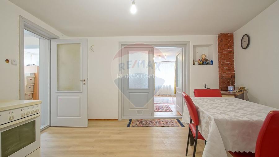 CASĂ INDIVIDUALĂ ÎN SCHEI    STRADA PIATRA MARE - 17