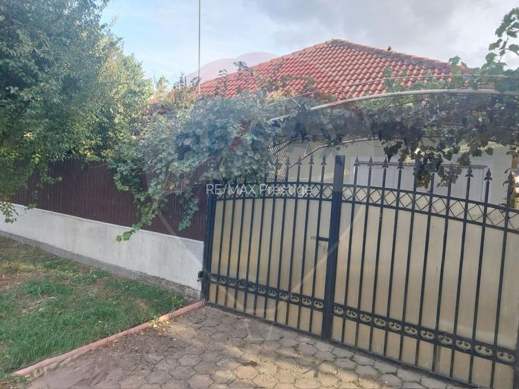 Casă / Vilă cu 5 camere de vânzare în orașul Negru Vodă, zona Central - 19