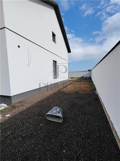 Duplex cu finisaje moderne - spatios - personalizare interioara - toate utilitat - 2