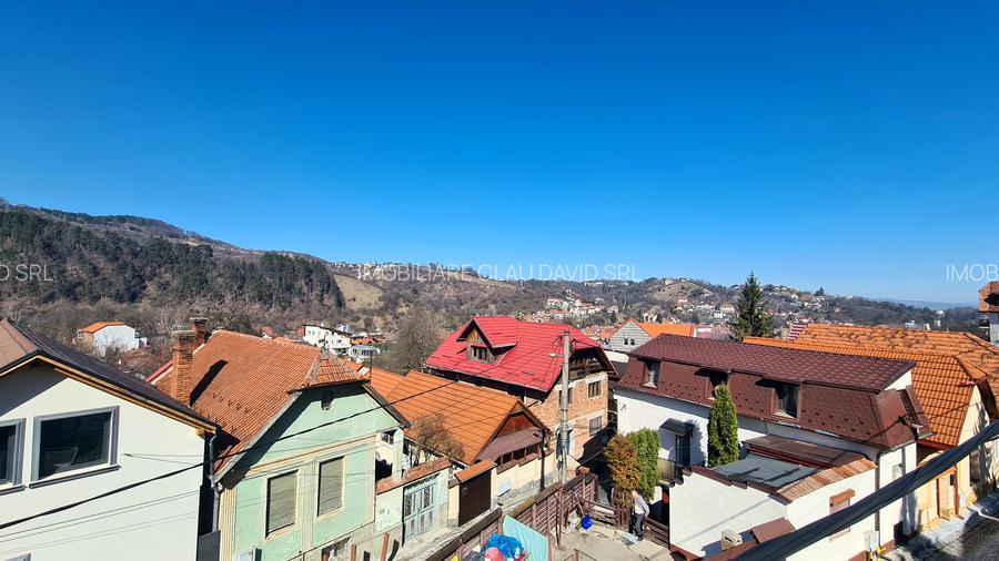 CASA SINGUR CURTE DE RENOVAT  cu teren 297 mp -ZONA PIATA UNIRII- comision 0% - 11