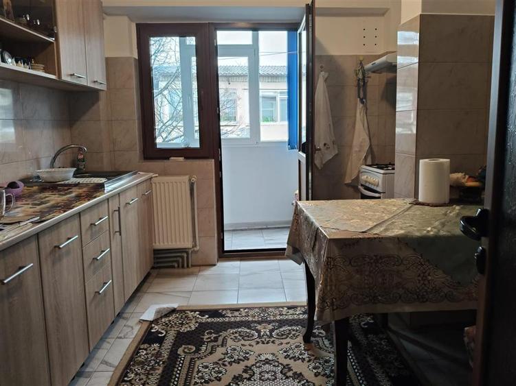 VEZI VIDEO! 3 camere, decomandat, 71 mp, 2 bai, Renovat 2024, Obor