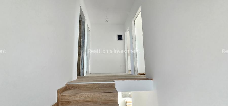 Casa 4 amere,la intrare in comuna - 9