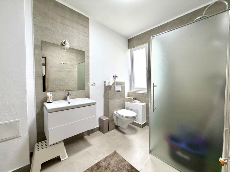 Duplex despartit prin garaj, 5 camere, 137 mp utili - Dumbravita - 17