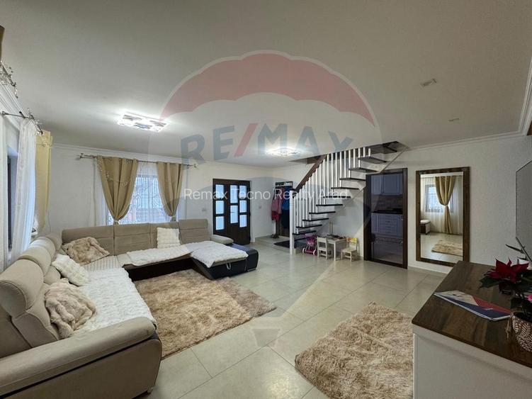 Casă / Vilă cu 4 camere de vânzare în zona Bujac-Arad - 18