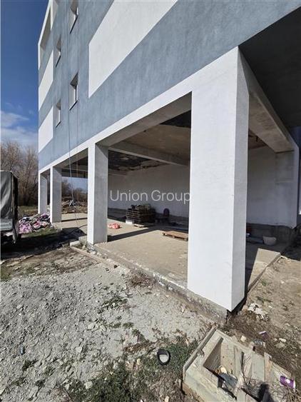 Spatiu Comercial Parter si Curte - in Constructie - 7