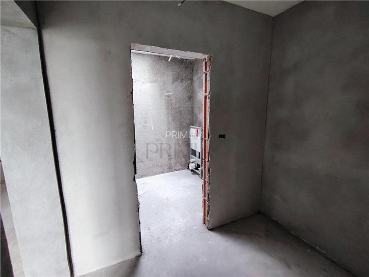 Duplex deosebit - asfalt in lucru - 3 bai - 2 dormitoare matrimoniale - 9