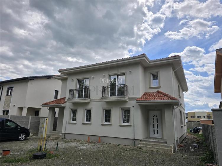 Duplex deosebit - zona excelenta - toate utilitatile - finisaje TOP - 2