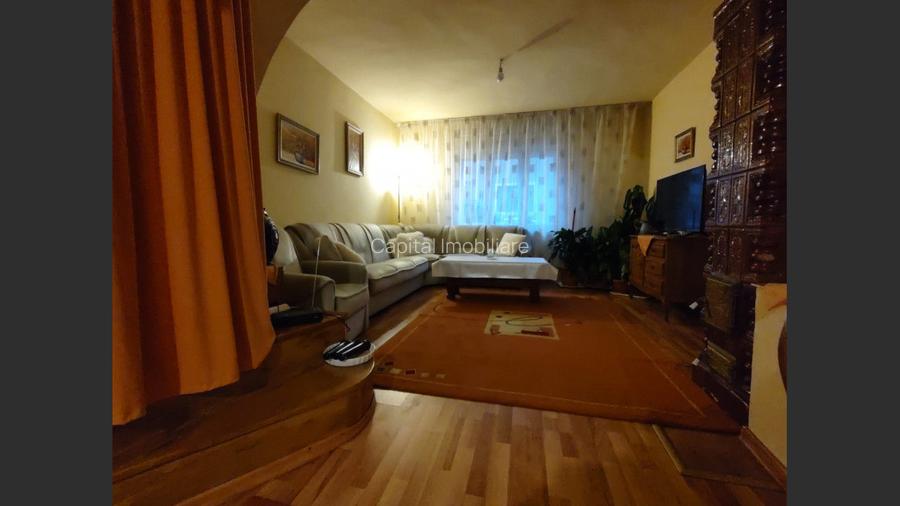 Casa cu mansarda, 7 camere, anexe, Sanmartin - 13