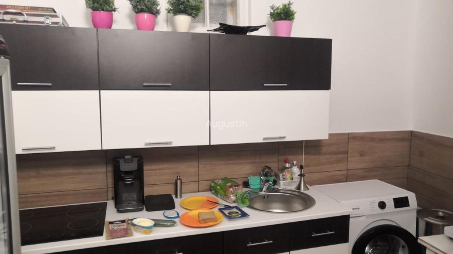 Proprietate unică în Reghin – 1,5 ha intravilan + 2 case locuibile + utilități  - 8
