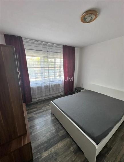 Freidorf - 3 cam - etj 1- decomandat - mobilat - centrala - spatios- - 2