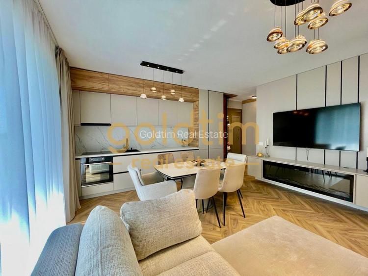 DESIGN UNIC/SUPERB/ZONA LINISTITA/LUX/1 LOC PARCARE - 9