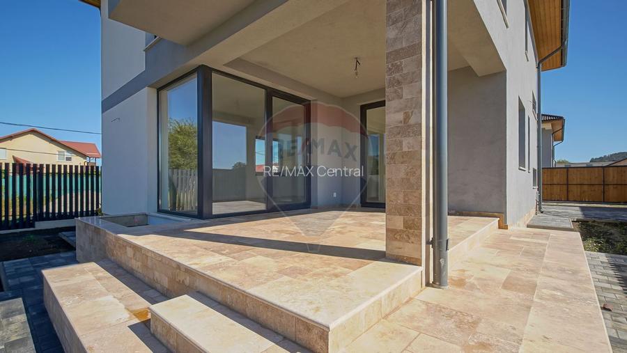 Casă / Vilă cu 5 camere de vânzare - 31