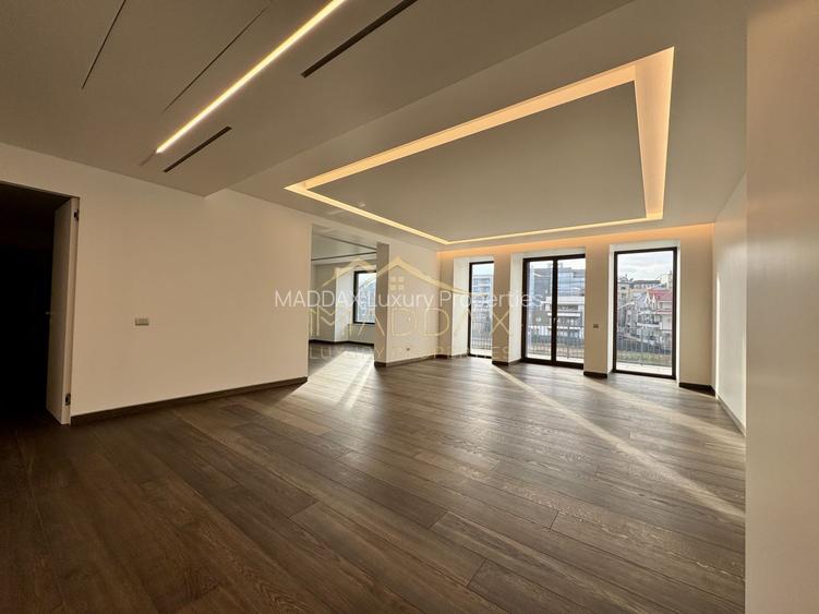 Penthouse cu 5 Camere *400mpc* / 67mp terasa / View 360 / Bd. Kiseleff - 12