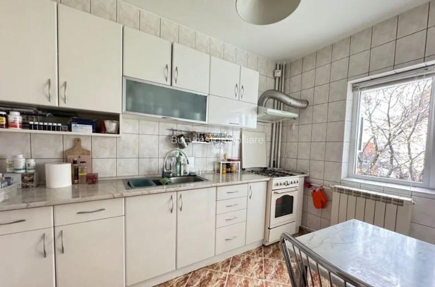 Apartament 3 Camere,Vitan Mall,bl.1990,reabilitat,et.2/8,DECOMANDAT,2 bai,Liber - 5
