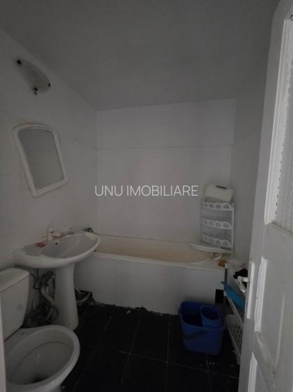 Etaj 3-Podul de Fier-3 Camere Decomandat -bloc 82' - 7