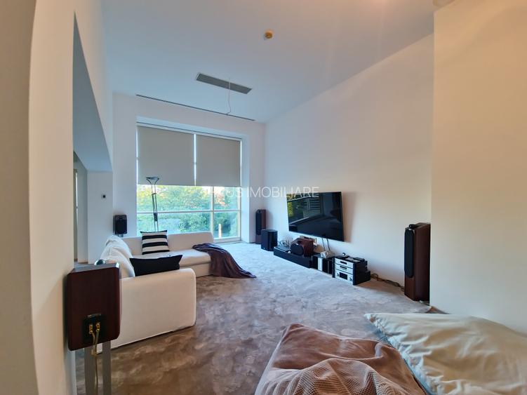 Vila deosebita  la un pas de mare mobilata si utilata - 47