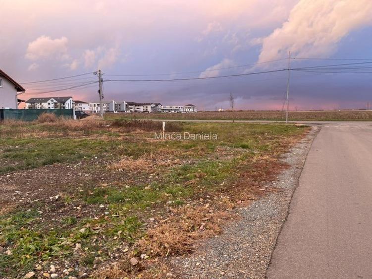 Vând teren pentru servicii, pe doua fronturi 28/27 m, stada Mureș, 747mp - 5