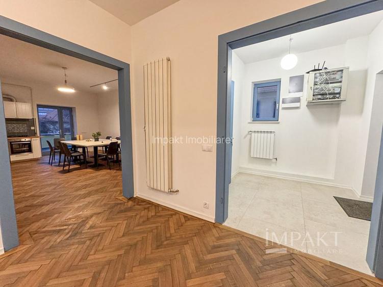 Vila impresionanta cu 12 incaperi in Andrei Muresanu - 10