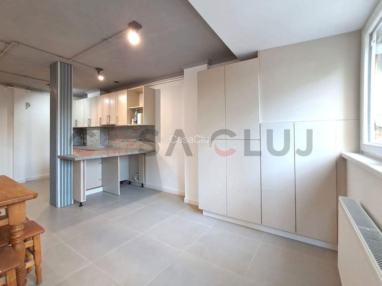 La Cheie, Manastur, Piata Flora!! - 3