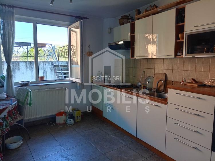 Casa cu 2 corpuri de cladire | zona 7 Noiembrie - 10