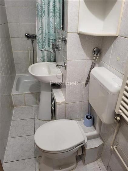 Apartament cu 4 camere de inchiriat in 7 noiembrie - 12