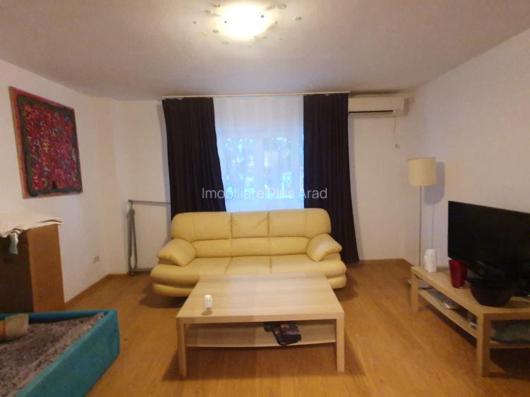 Apartament cu 5 camere de inchiriat -Micalaca - 14