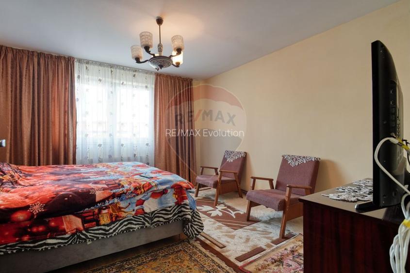 Casă / Vilă cu 6 camere de vânzare în zona Bartolomeu - 9