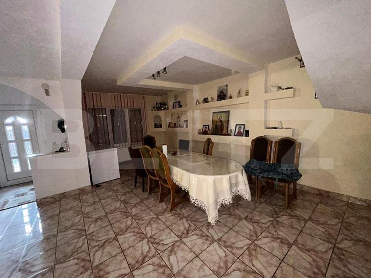 Casa de vanzare , 258 mp utili + 418 teren, zona Closca