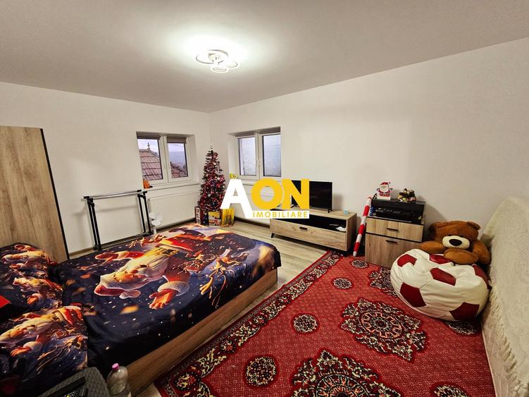 Casa cu doua corpuri, 5 camere, 1580 mp teren, Dealul Furcilor