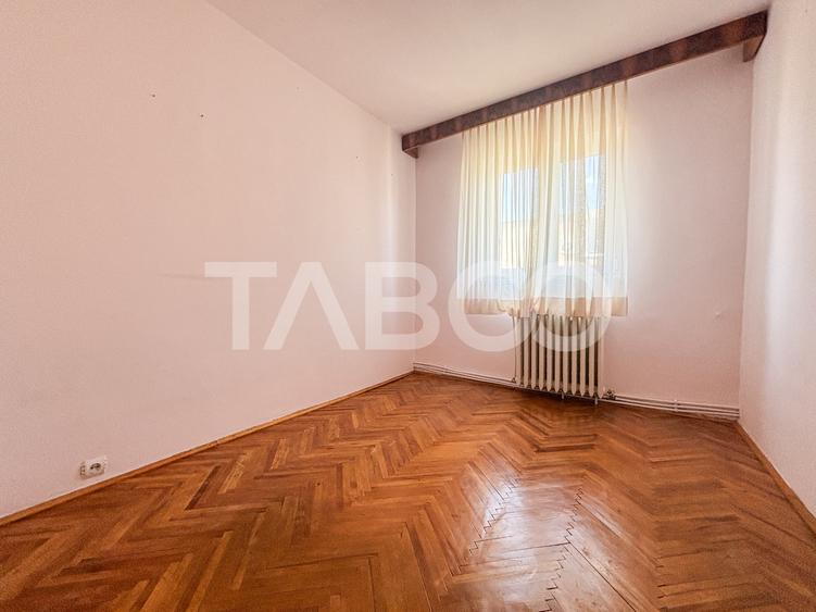 Apartament 3 camere cu balcon la etaj intermediar in Manastur zona Big