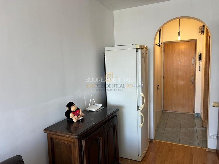 Garsoniera, etaj 2/10, zona Titan, gata de mutare, Comision 0 - 4