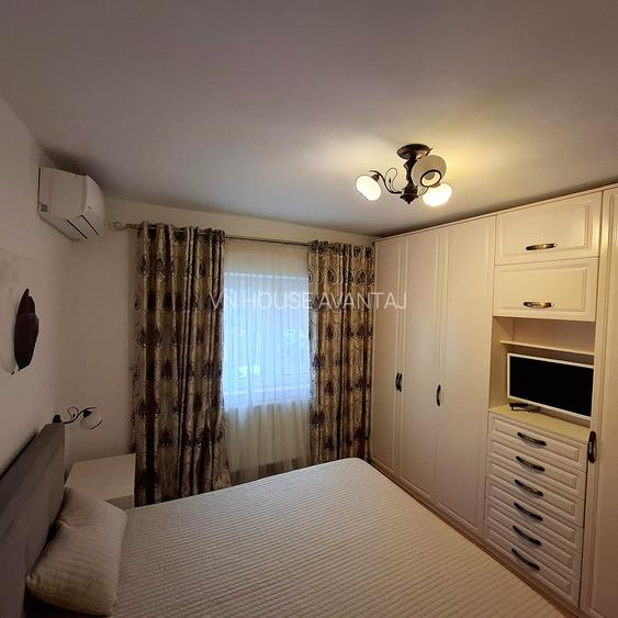 Apartament 4 camere de vânzare   Ultracentral etaj 1 - 9