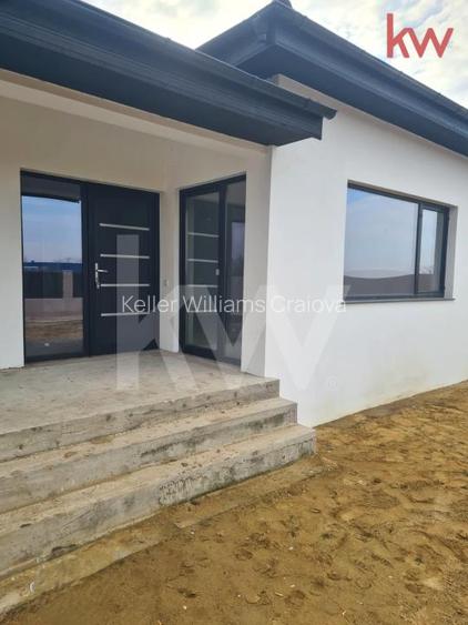 Casa parter, constructie solida, teren generos – Carcea, zona Metro - 4