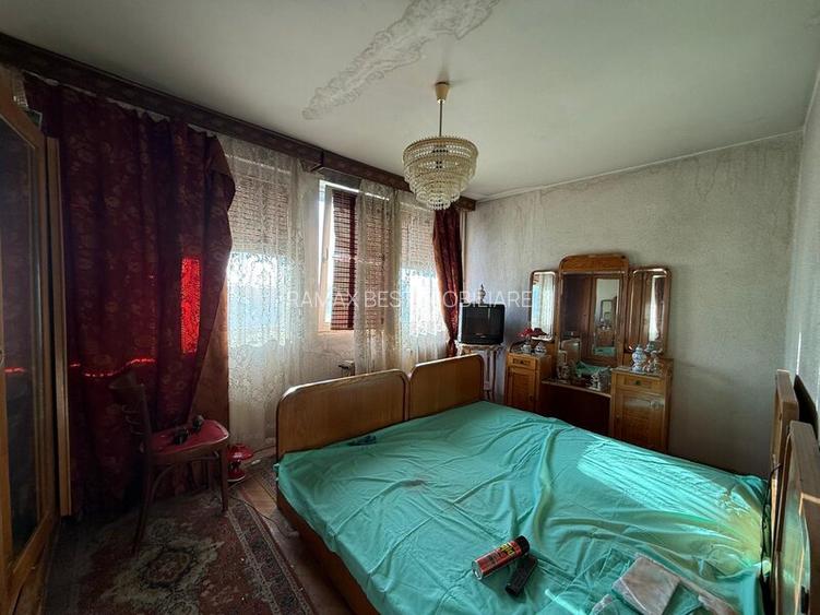 Baba Novac, Campia Libertatii, chiar la coltul parcului IOR, 2 bai - 9