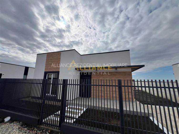 Casa stil mediteranean (zona de intrare in Comuna) - 5