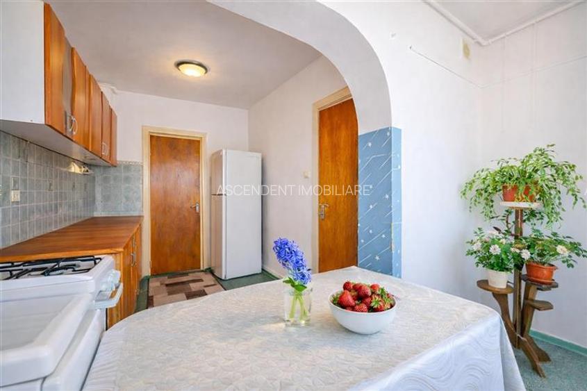 Distinctiv apartament, decomandat, 3camere, boxa, loc parcare, Central, Brasov - 10