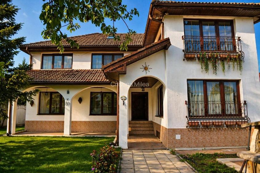 Casa spațioasă cu arhitectura mediteraneană  - 2