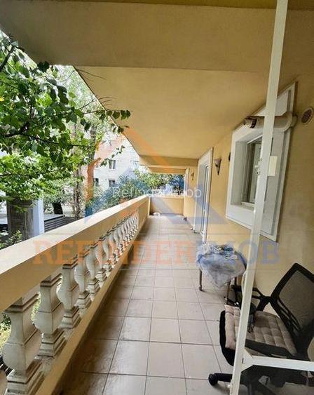 Apartament de vanzare cu 3 camere, zona Titan - 4