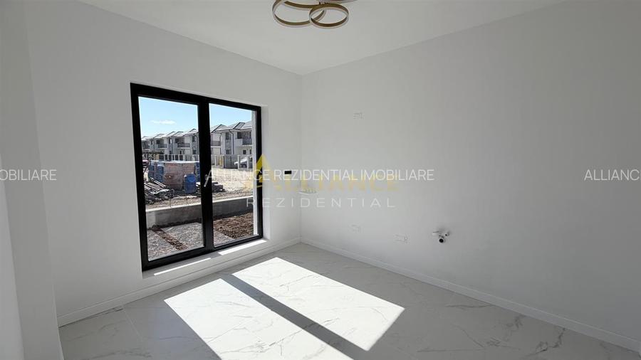 Casa Individuala - 4 camere - 3 bai - 300mp teren - 13