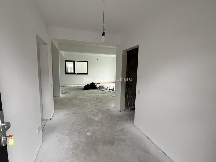 Oportunitate! Vila P+M inalta, 4 camere, independent energetic, Valu lui traian! - 2