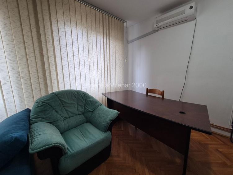 pe frumoasa stradă Aurel-Popovici la 5 minute de Punctele Cardinale și Medicina - 18