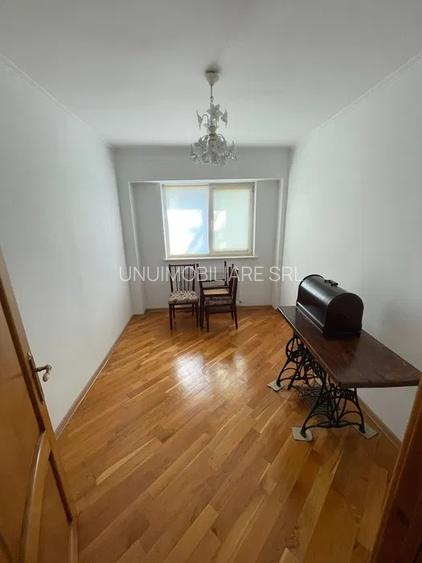 Apartament 3 camere Zona Inspectoratului Scolar - etaj 3/4  -75 mp - 6