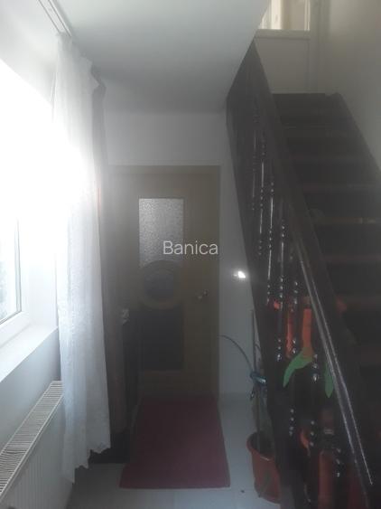 Casa situata  la poalele dealurilor subcarpatice in zona pomicola. - 7