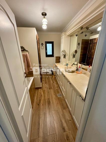 Casa/ afacere,   Miroslava - 7