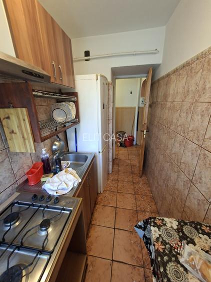 Apartament de 3 camere, etajul 1/4, zona Alexandru cel Bun - 7