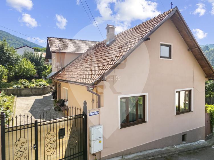 Casa singur in curte Schei - 10